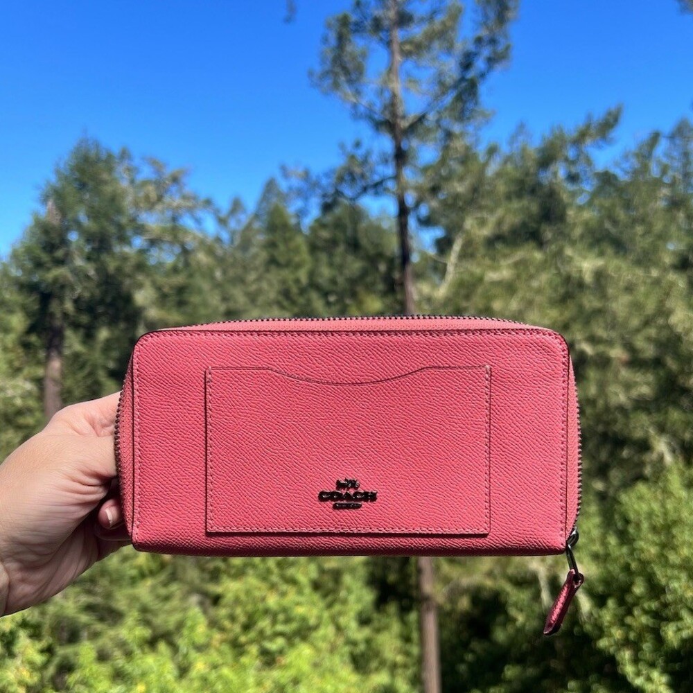 COACH Long Zip-Around PINK Crossgrain Leather Wallet Gunmetal Hardware AUTHENTIC